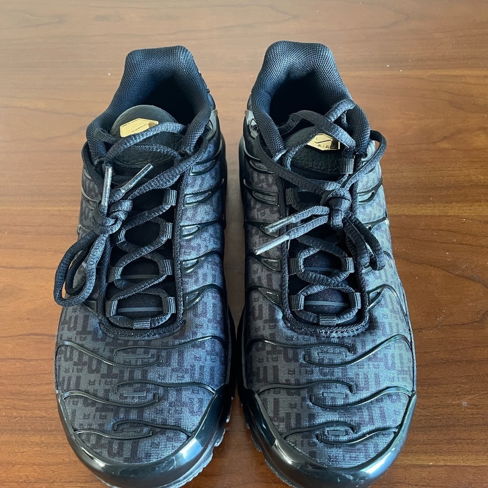 Nike Air Max Plus TN Black Gold Mens 7 Womens 8.5 DD9609-001 no box - Picture 2 of 6